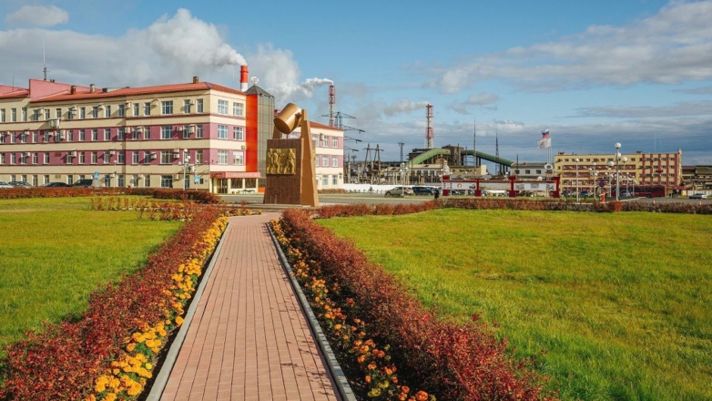 АО "Святогор" помогает облагородить дворы Красноуральска