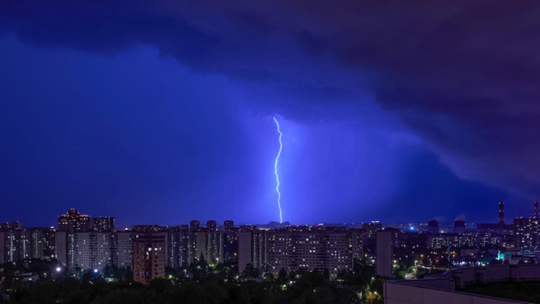 МЧС России предупредило москвичей о смерчах, сильном дожде и грозе со шквалистым ветром