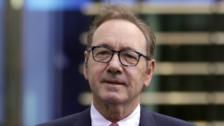 Присяжные признали невиновным Кевина Спейси по делу о сексуальном насилии