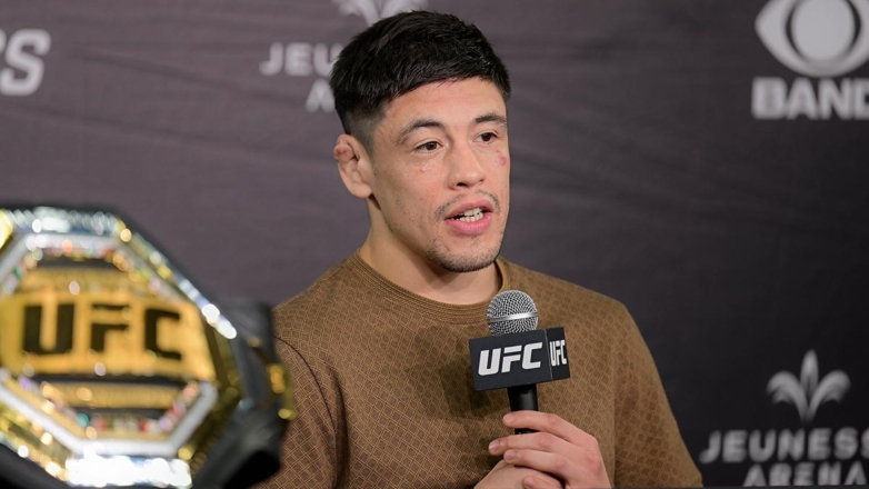 Морено проиграл Пантоже и утратил титул чемпиона UFC