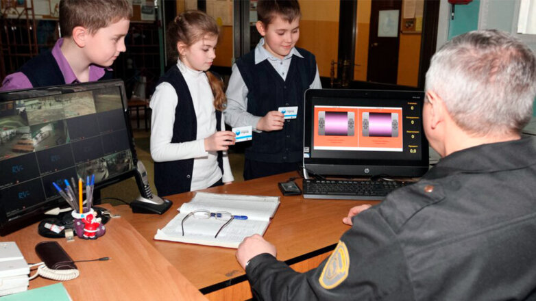 Мишустин включил в критерии оценки работы губернаторов безопасность школ