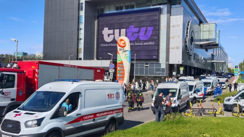 При прорыве водопровода с кипятком в московском ТЦ погиб один человек