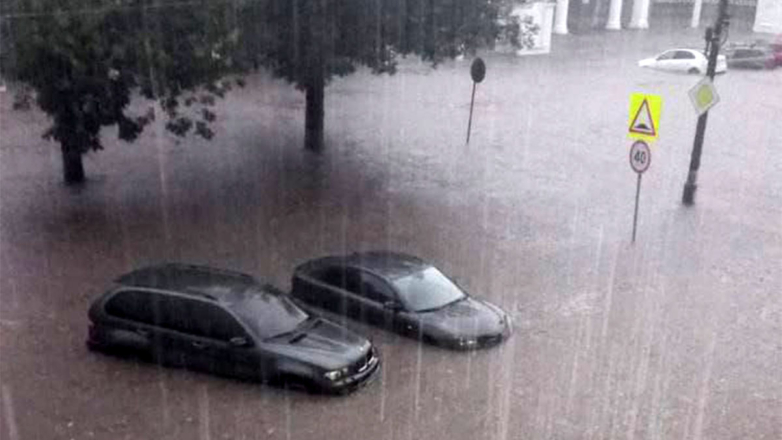 Улицы подмосковной Коломны затопило из-за ливней