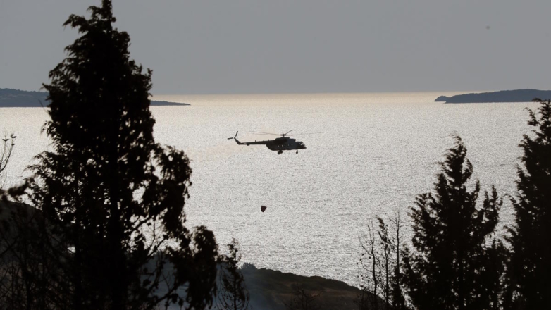 Лесные пожары охватили территории у отелей Кемера