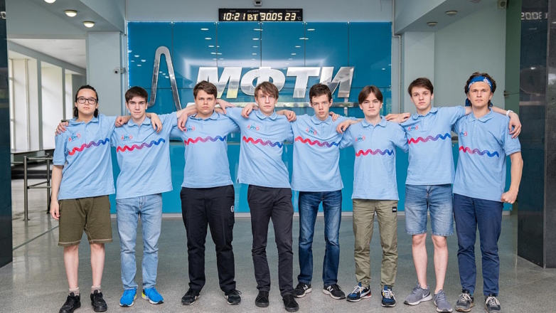 Российские школьники привезли пять золотых медалей с олимпиады в Токио