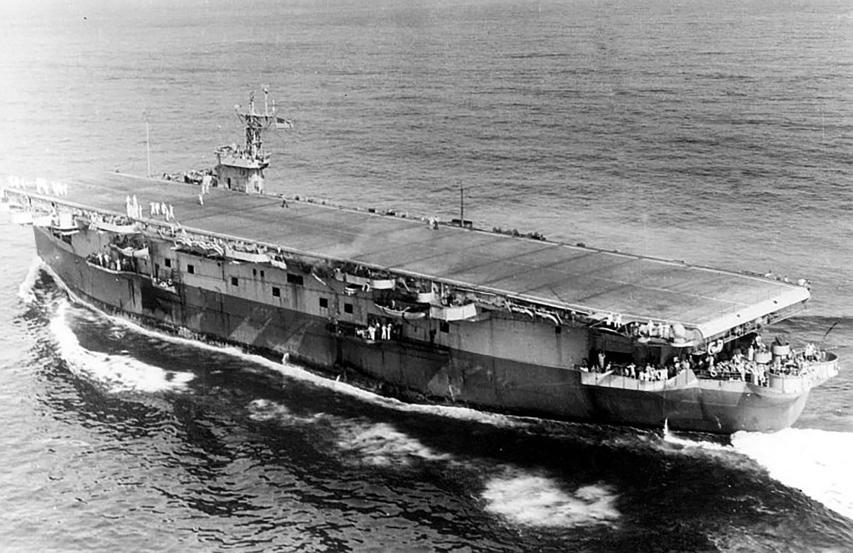 Эскортный авианосец ВМС США "Боуг"