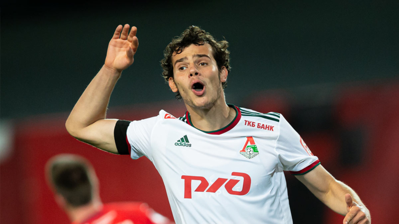 "Локомотив" продлил контракты с Карпукасом и Морозовым