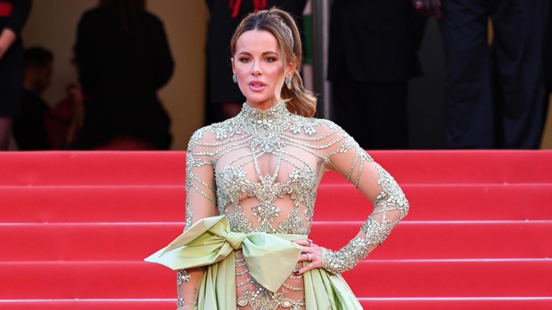 Кейт Бекинсейл сделала татуировку в честь своего умершего кота