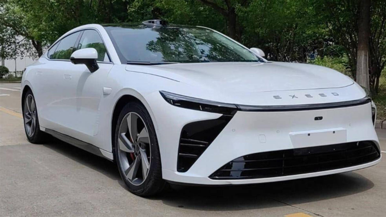 Раскрыты модификации новейшего седана Exeed, который ждут в России