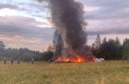 Разбился самолет с Пригожиным в списке пассажиров. Что известно к этому часу