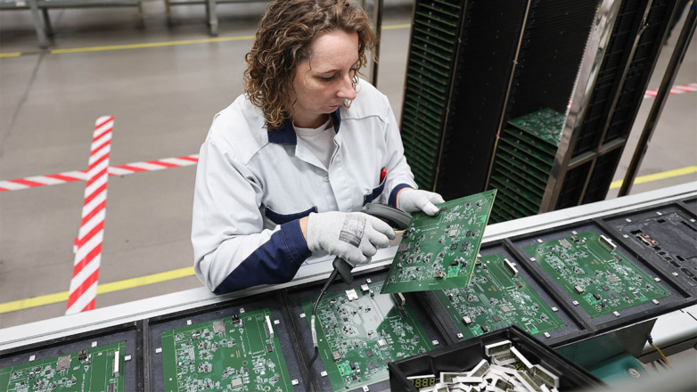 Росстат: Россия в 2023 году увеличила производство компьютеров на 42,9%