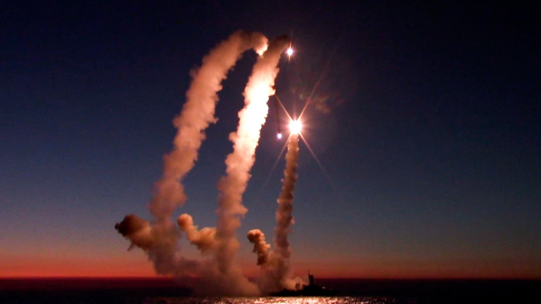 Минобороны сообщило о повреждении корабля после обстрела ВСУ завода в Керчи