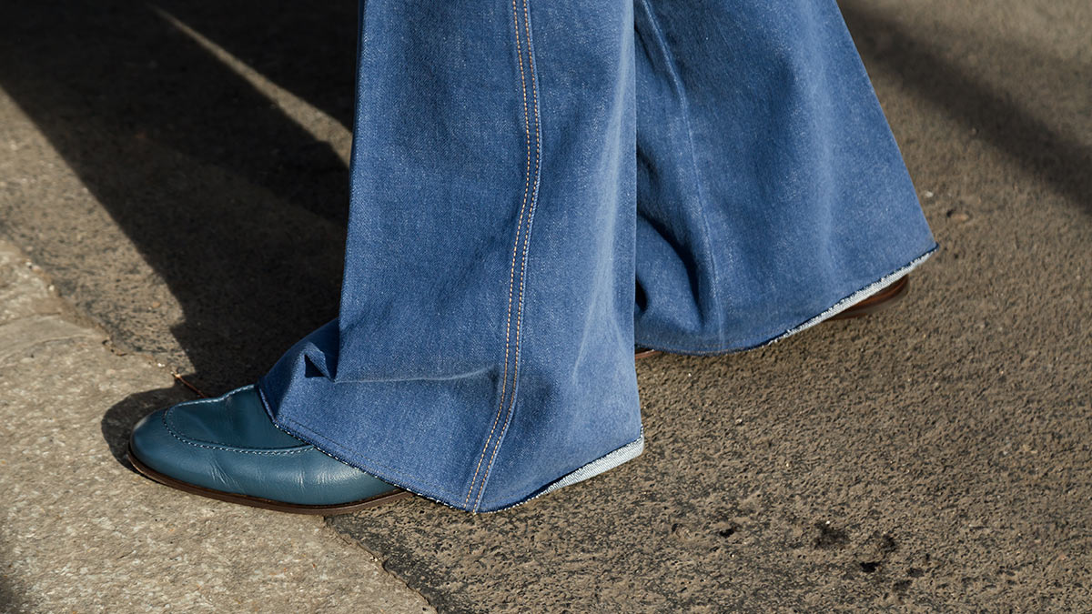 Широкие джинсы