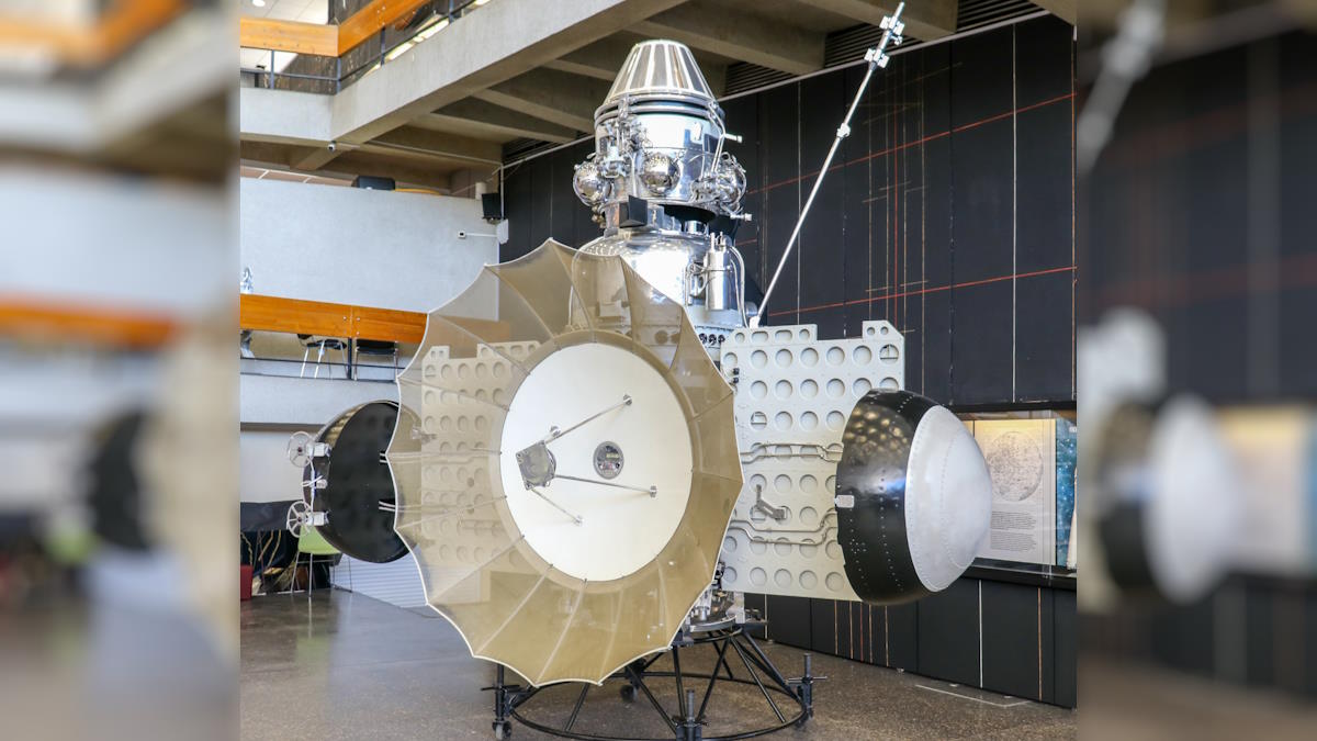 Советская автоматическая межпланетная станция Зонд-3