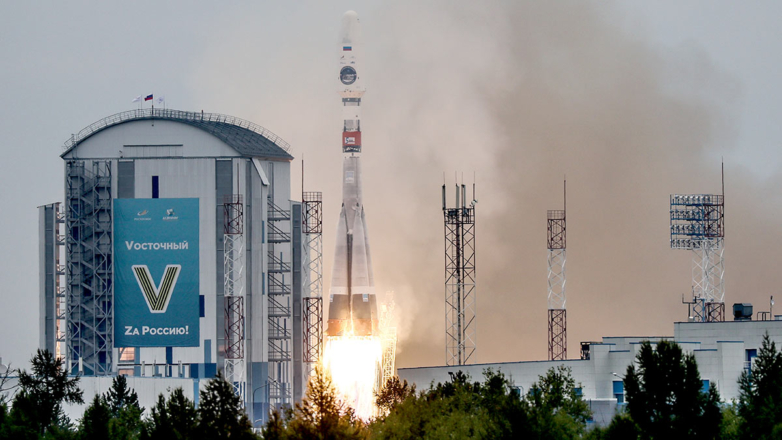 Обратно за лунной водой: "Луна-25" летит проводить перспективные исследования