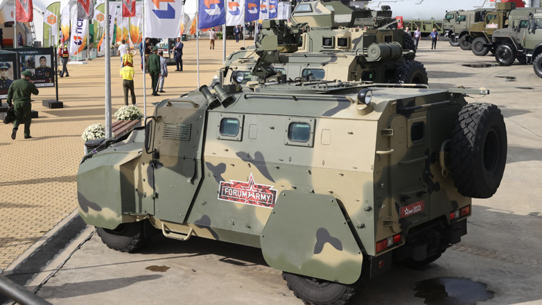 Минобороны РФ в ходе форума "Армия-2023" подписало госконтракты на 400 миллиардов рублей