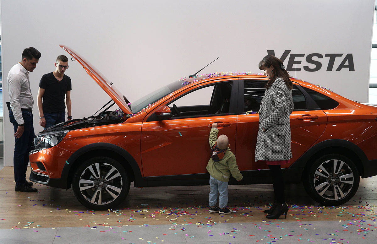 Продажа нового седана Lada Vesta Cross