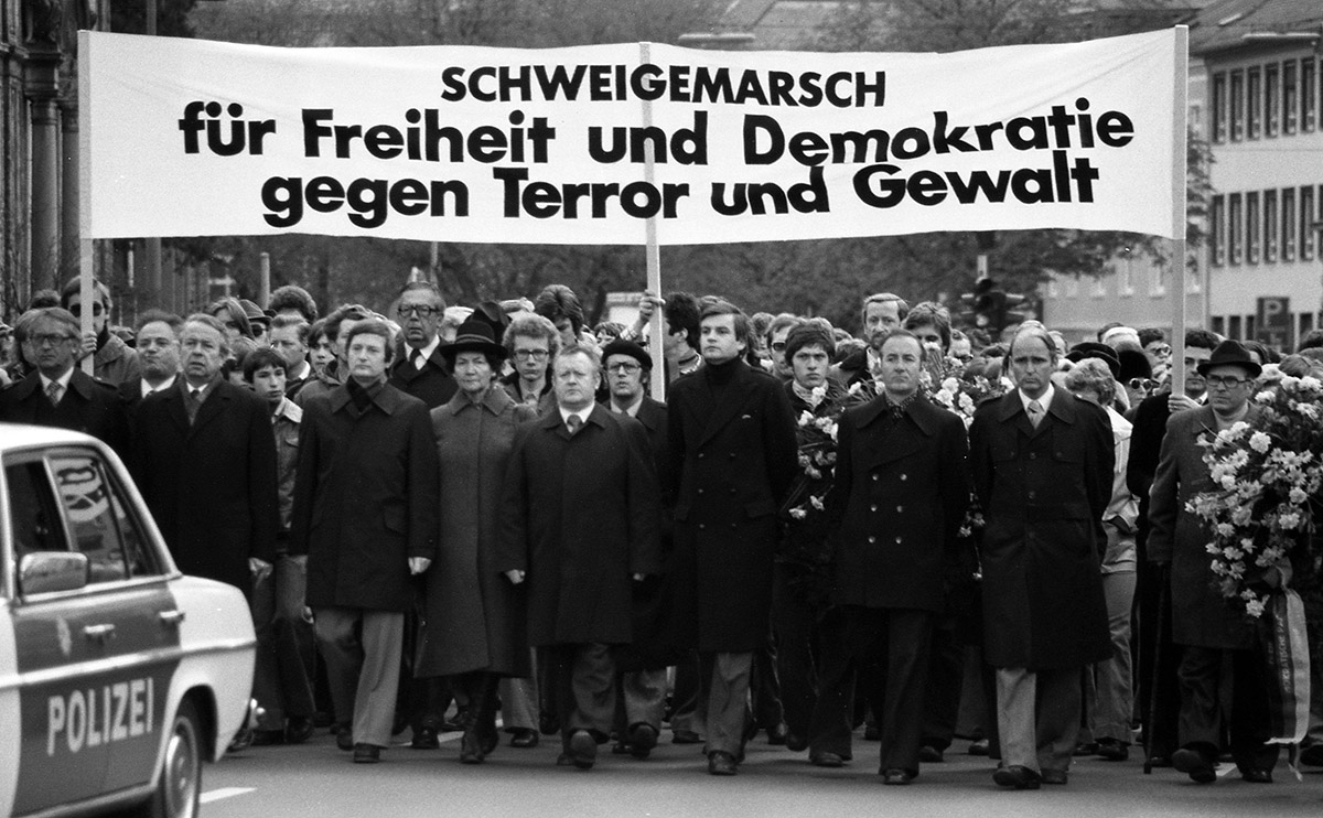 Противники террора на марше молчания в память об убитом Зигфриде Бубаке