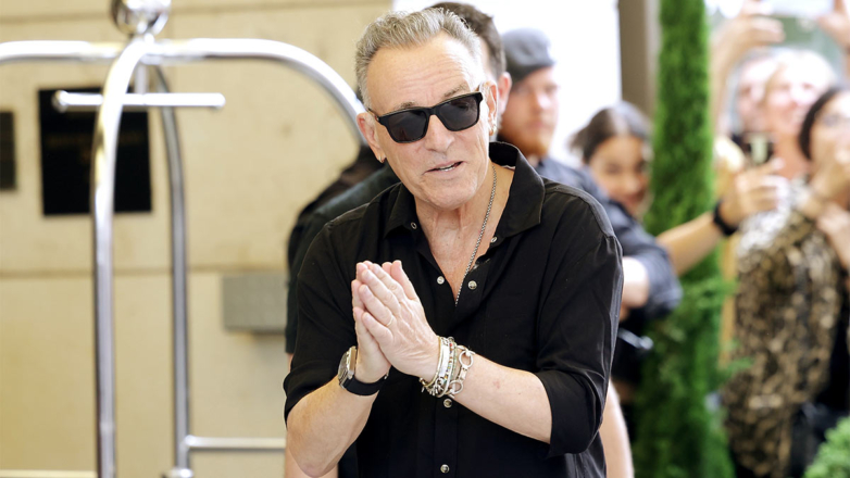 Певец Брюс Спрингстин отменил все предстоящие концерты из-за болезни