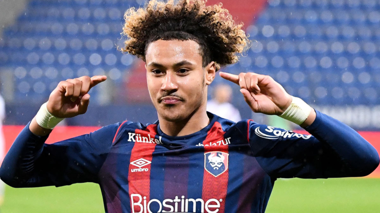 Экс-футболиста "Локомотива" Алексиса Бека Бека сняли с виадука в Ницце