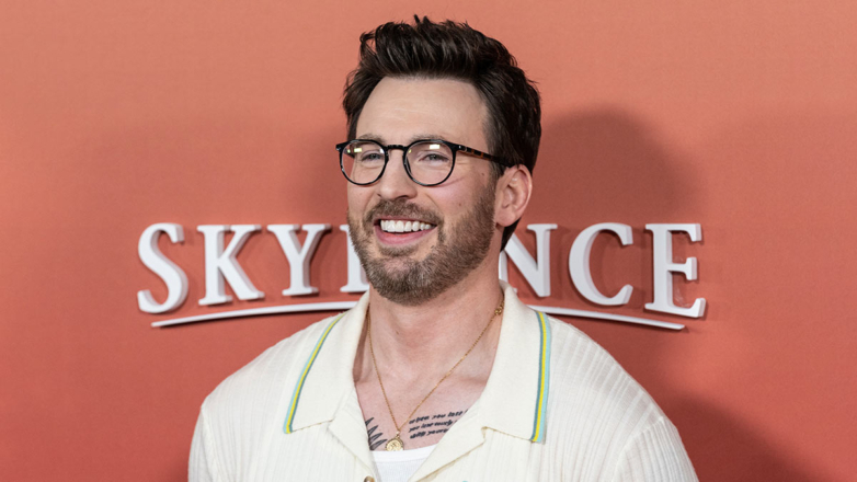 Звезда фильмов Marvel Крис Эванс тайно женился на актрисе Альбе Баптисте