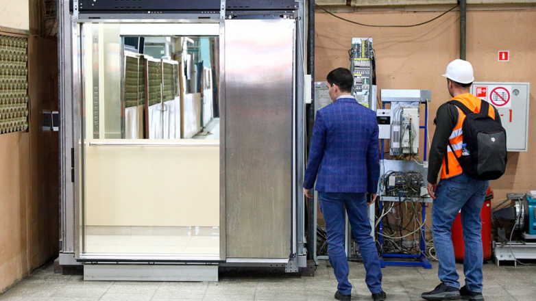 "Ъ": в регионах РФ закупят до 20 тысяч лифтов для замены устаревших