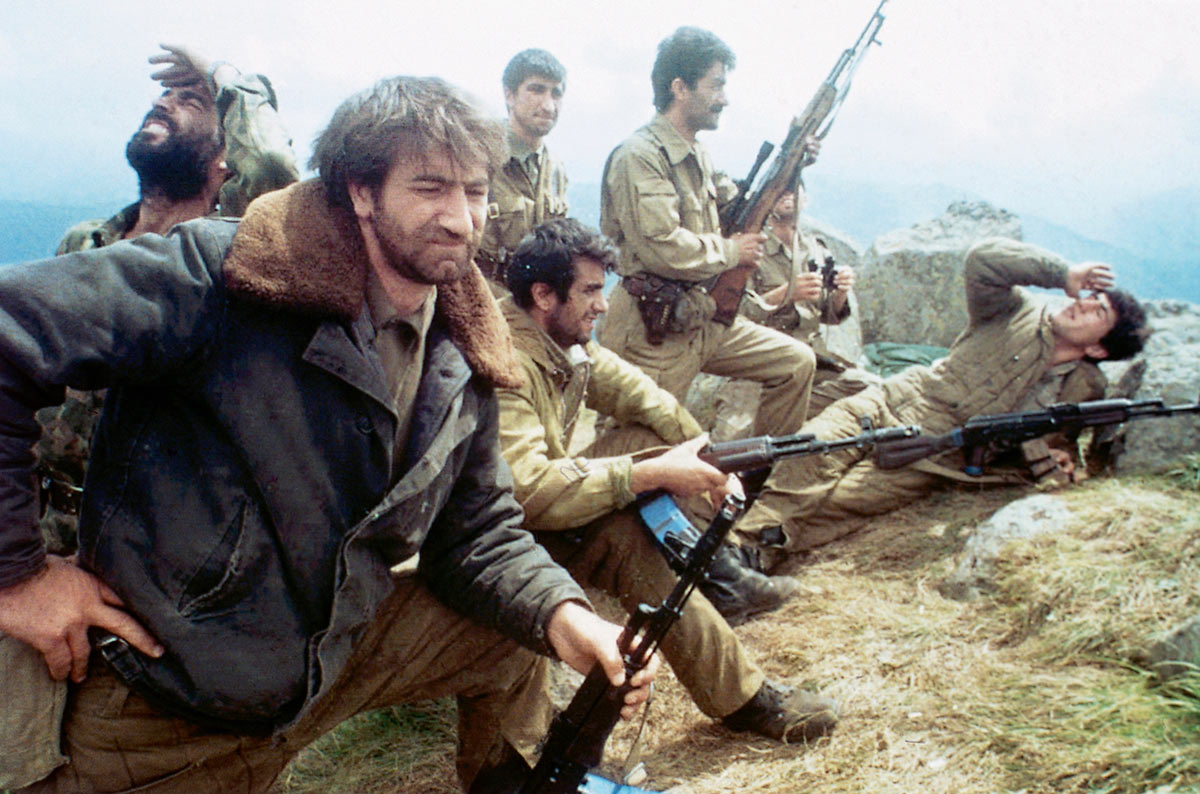 Солдаты азербайджанской армии на границе с Арменией возле Кедабека