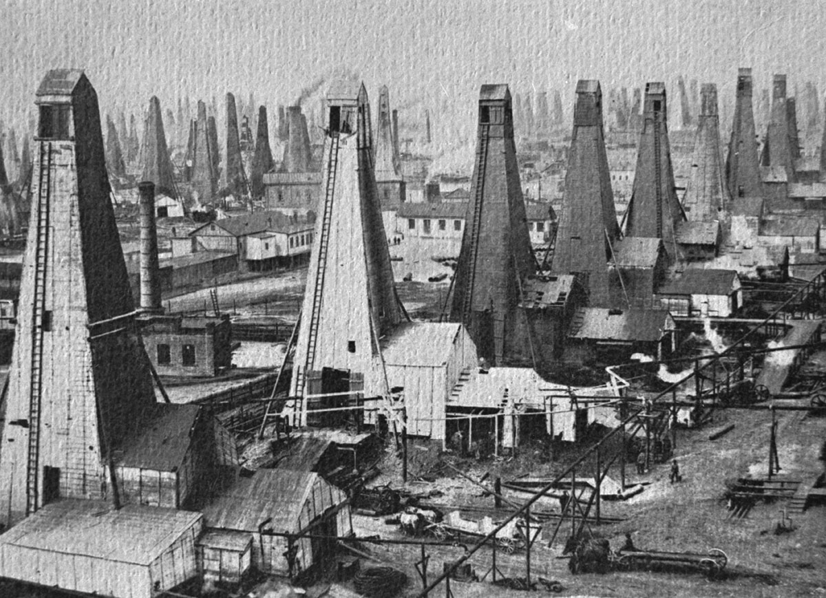 Нефтяные вышки Товарищества нефтяного производства "Братья Нобель".