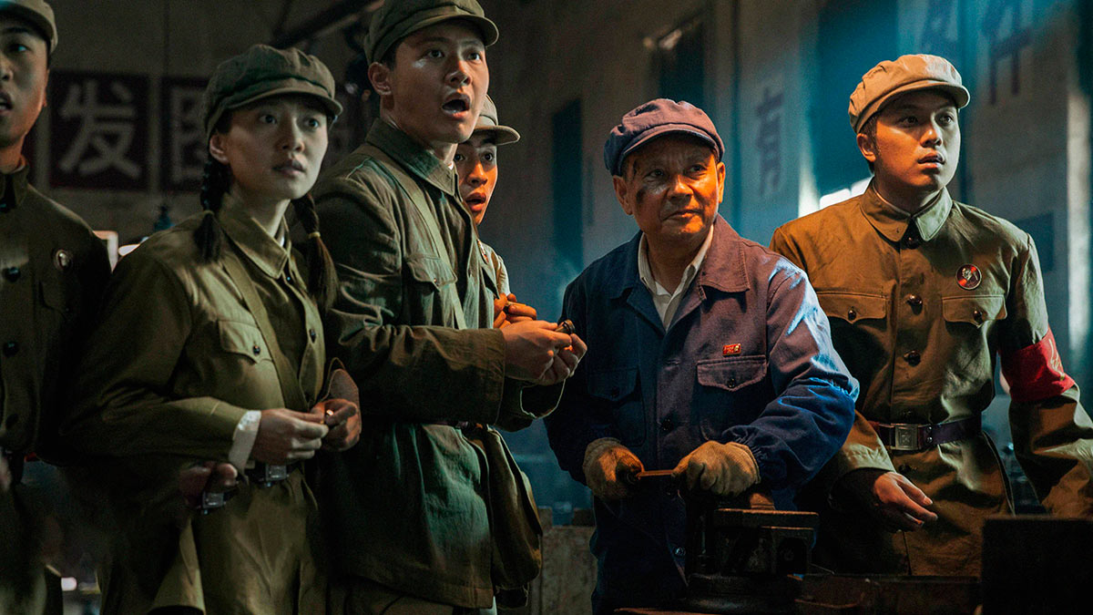 Кадр из фильма "Человек из народа"