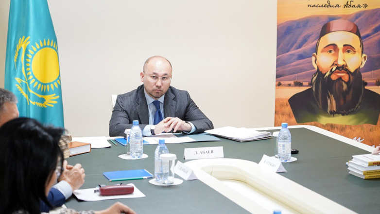 В Москве эксперты обсудили жизнь и творчество выдающегося казахского поэта Шакарима