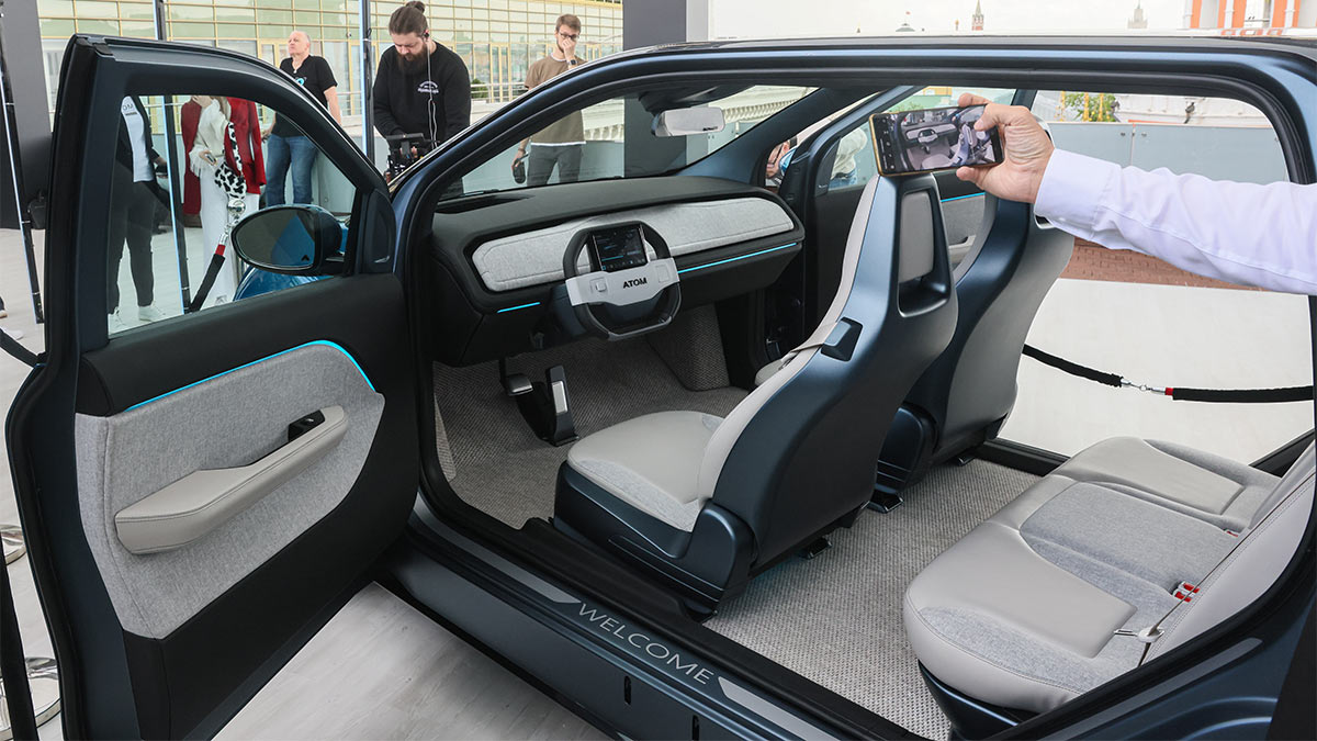 Презентация электромобиля "Атом" в Москве