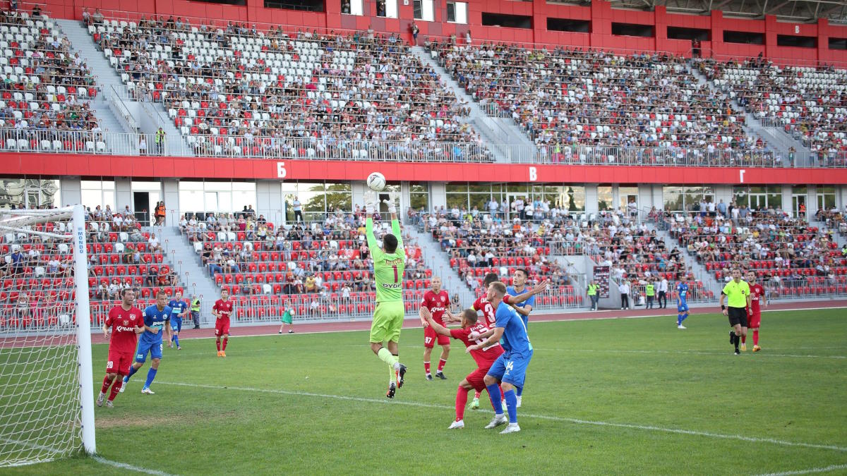 Стадион Авангард