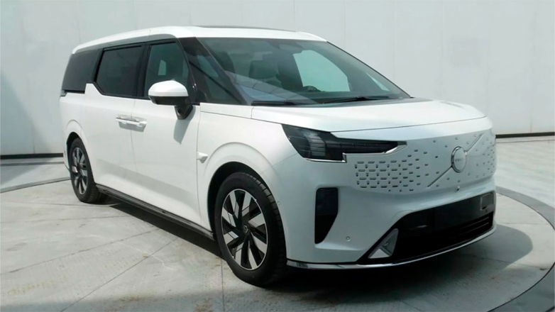 Новый минивэн Volvo рассекречен до официальной премьеры