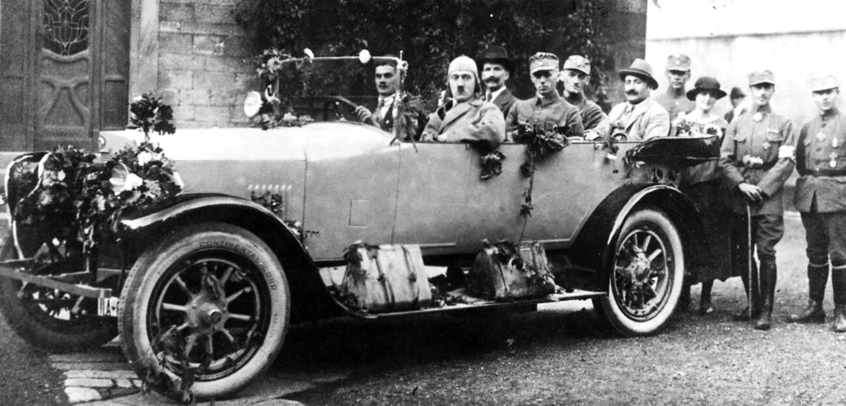 Адольф Гитлер, 1923 год.