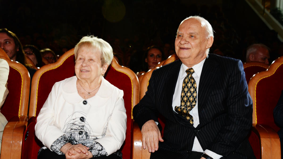 Композитор Александра Пахмутова и поэт Николай Добронравов