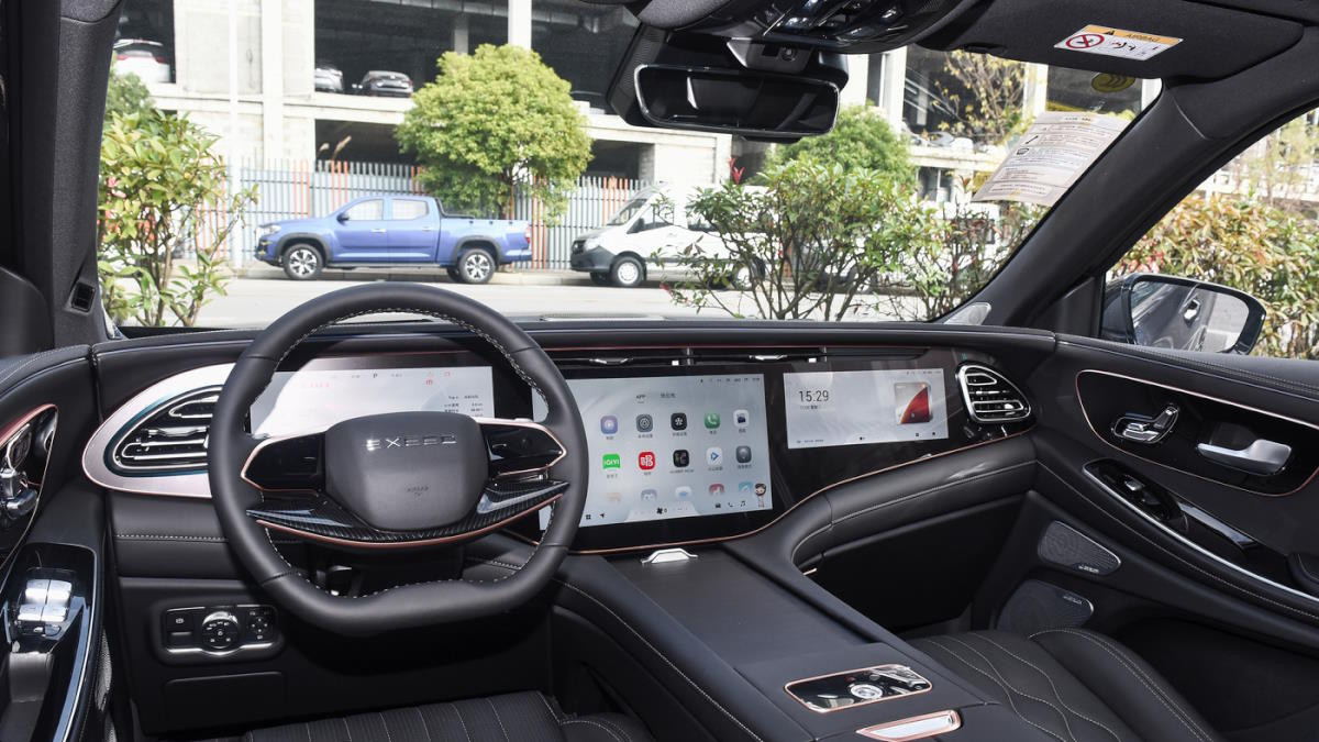 Exeed VX салон