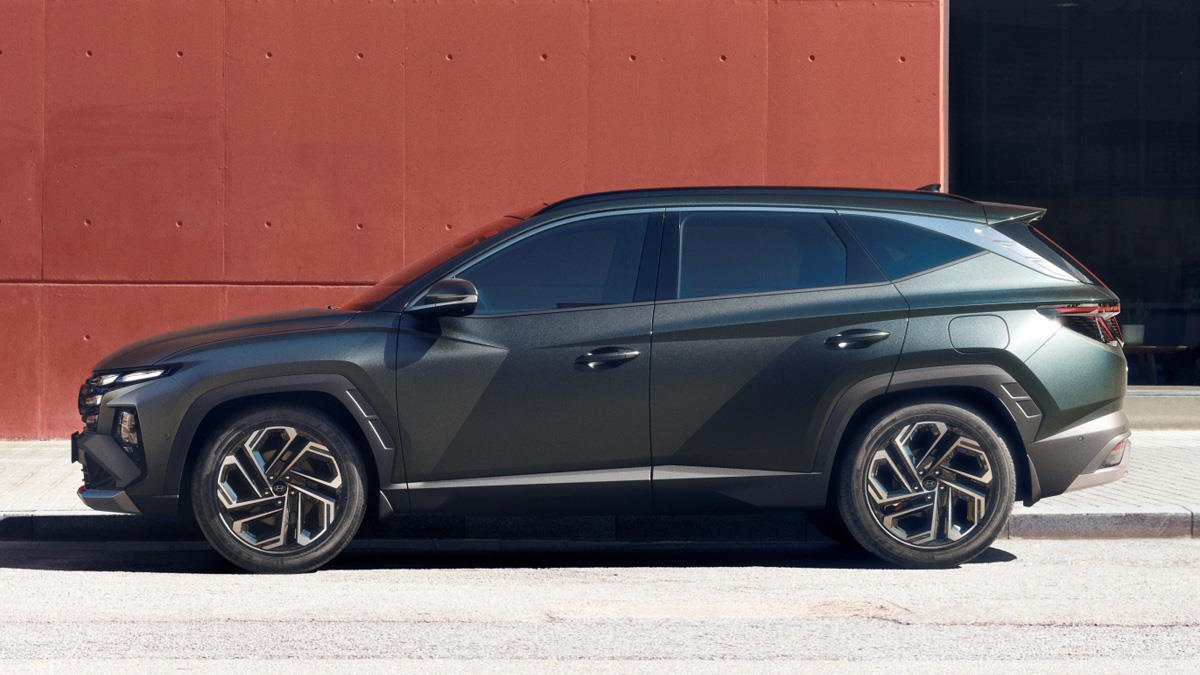 Hyundai Tucson сбоку