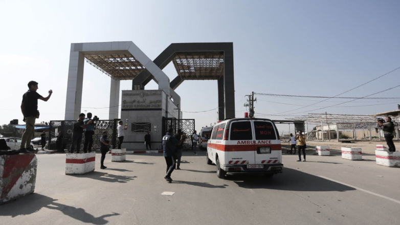 Группа из 170 эвакуированных из Газы россиян выдвинулась в Каир