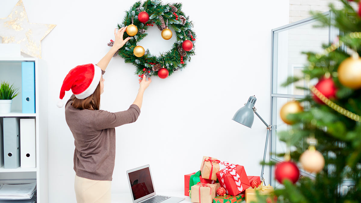 Использовать слишком много тематических украшений