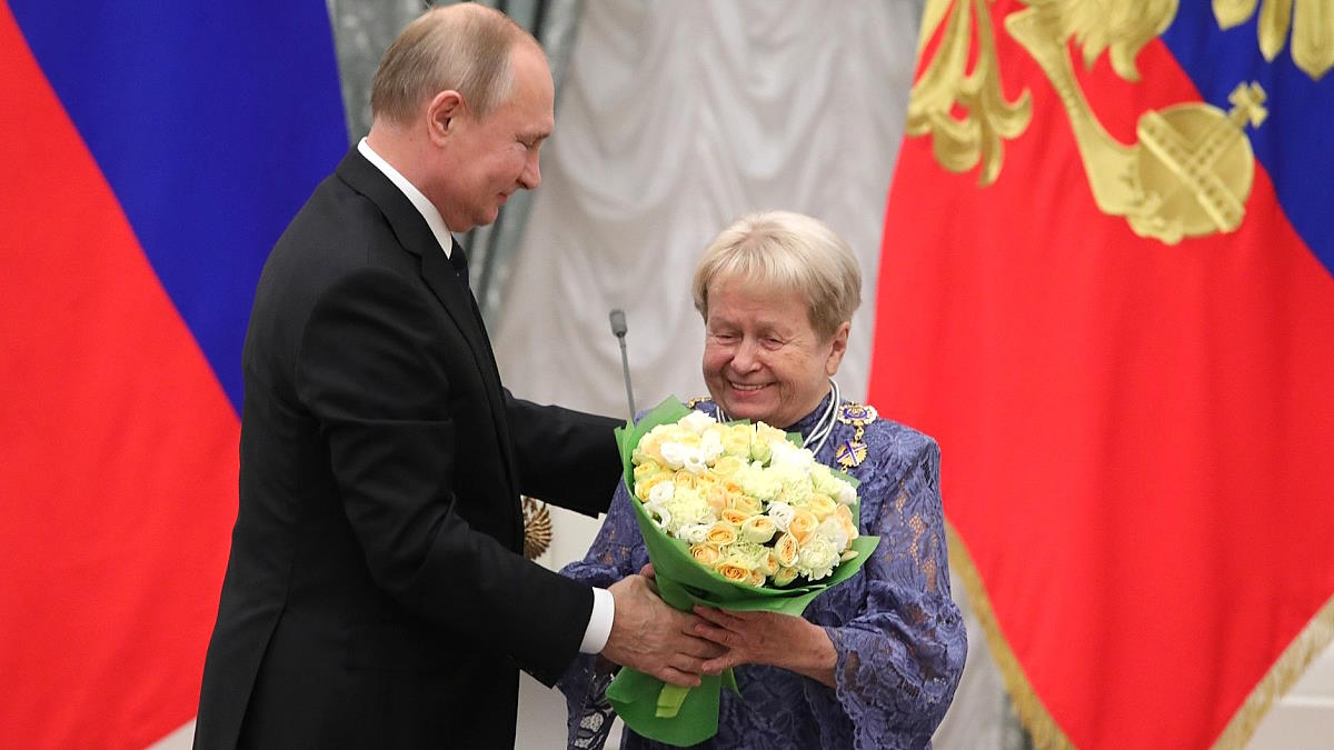 Владимир Путин и Александра Пахмутова