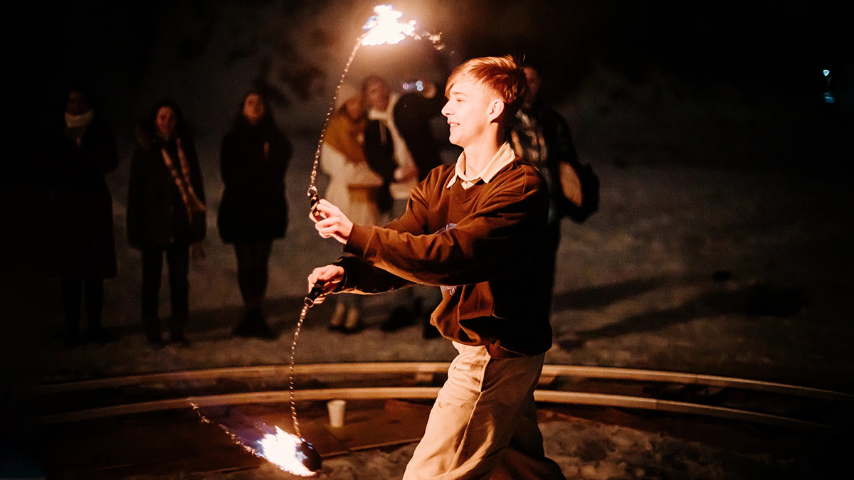 Кадр из фильма "Одни маленький ночной секрет"