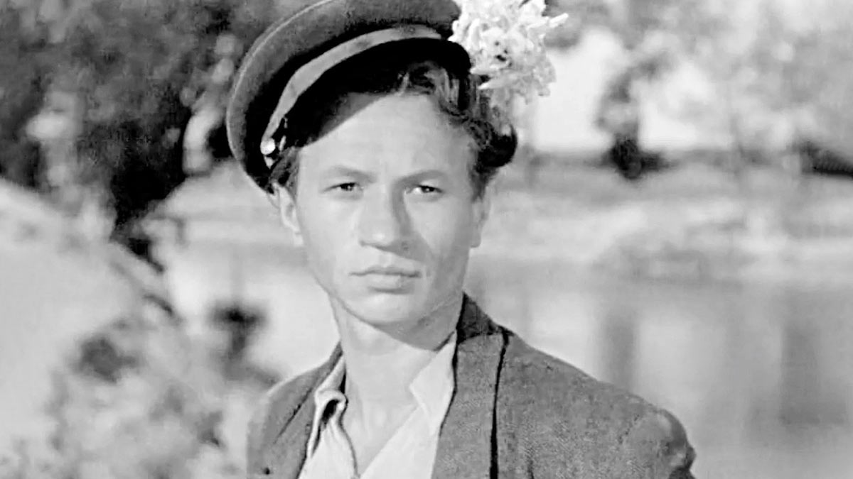 Леонид Быков в фильме "Максим Перепелица"