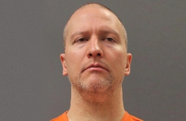 СМИ: осужденный за убийство Флойда экс-полицейский вышел из больницы