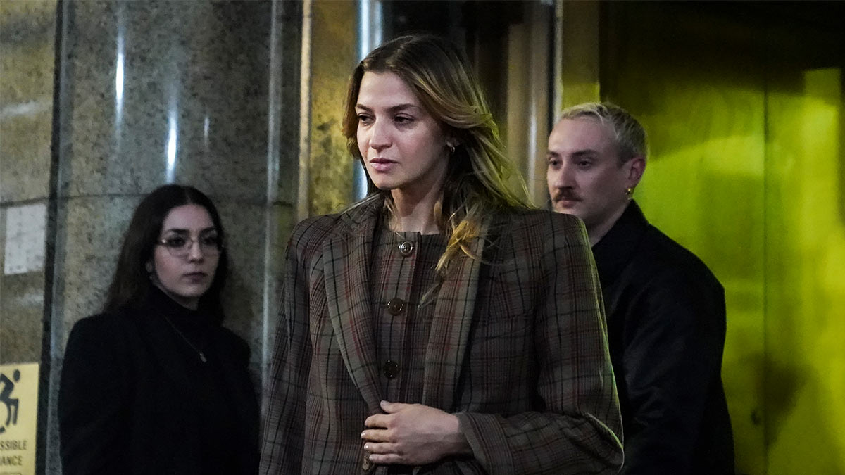 Заседание суда по делу актера Джонатана Мэйджерса, обвиняемого в домашнем насилии