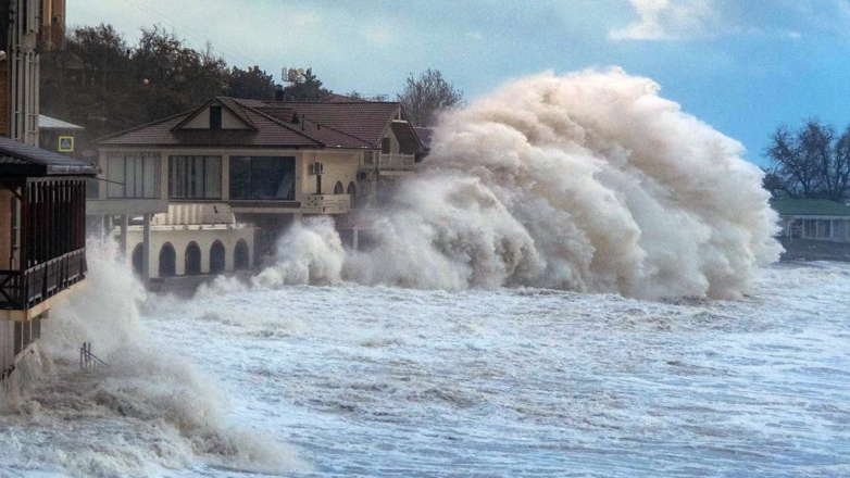 В результате шторма в Крыму погибли 5 человек