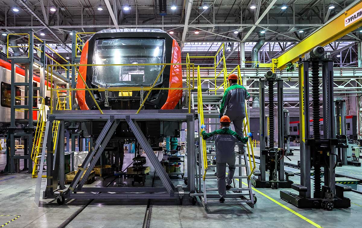 Сборка вагонов электропоезда ЭС104 "Ласточка"