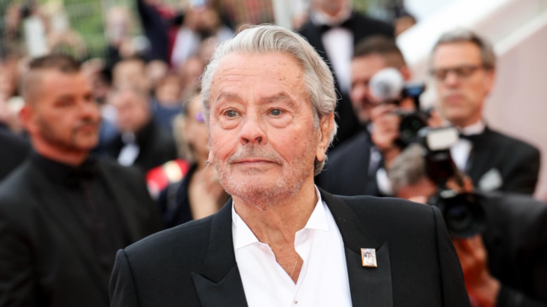 СМИ: безопасность поместья Алена Делона во время его похорон обеспечат не менее 80 жандармов