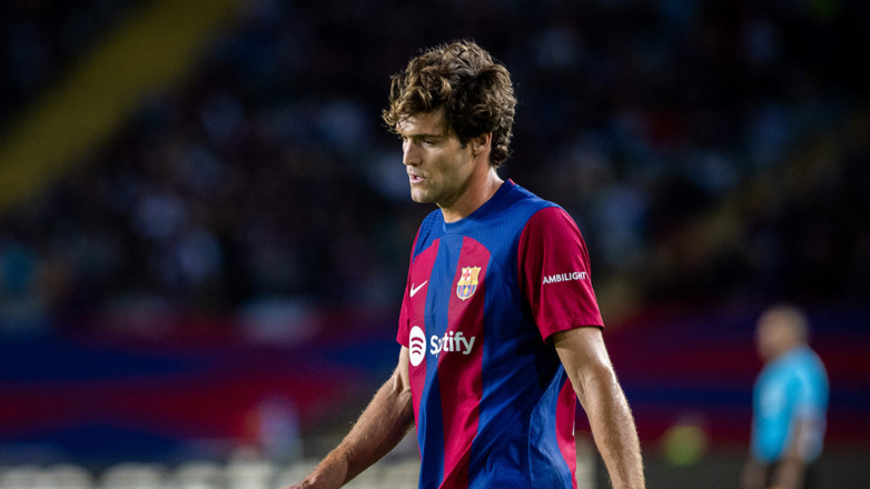 Защитник "Барселоны" Алонсо перенес операцию на пояснице