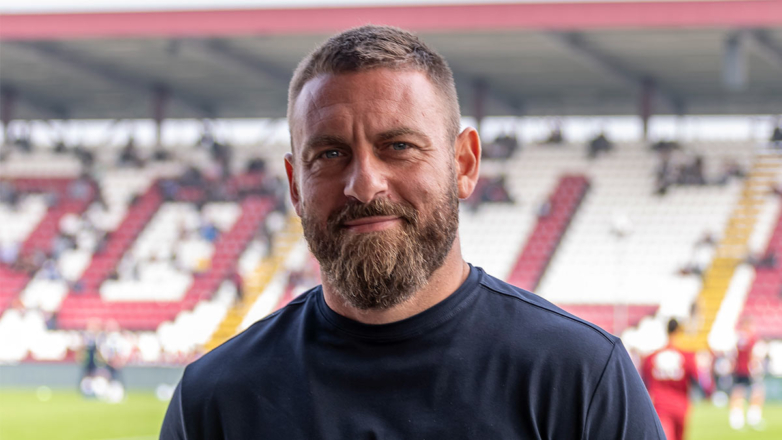 Де Росси возглавил "Рому" после отставки Моуринью