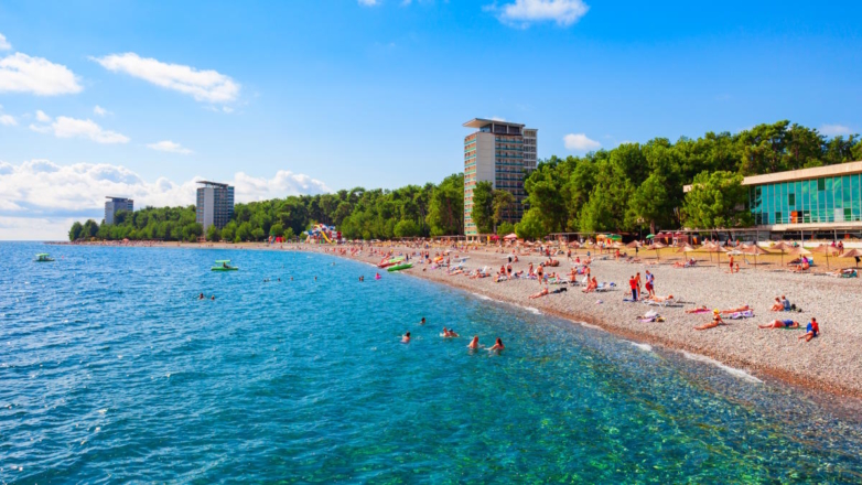 В АТОР рассказали, где дешевле отдохнуть на море в конце июня